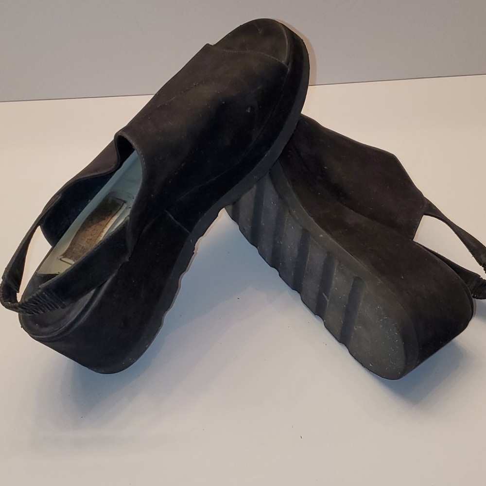 Kenneth Cole Platform - Picture 4 of 4